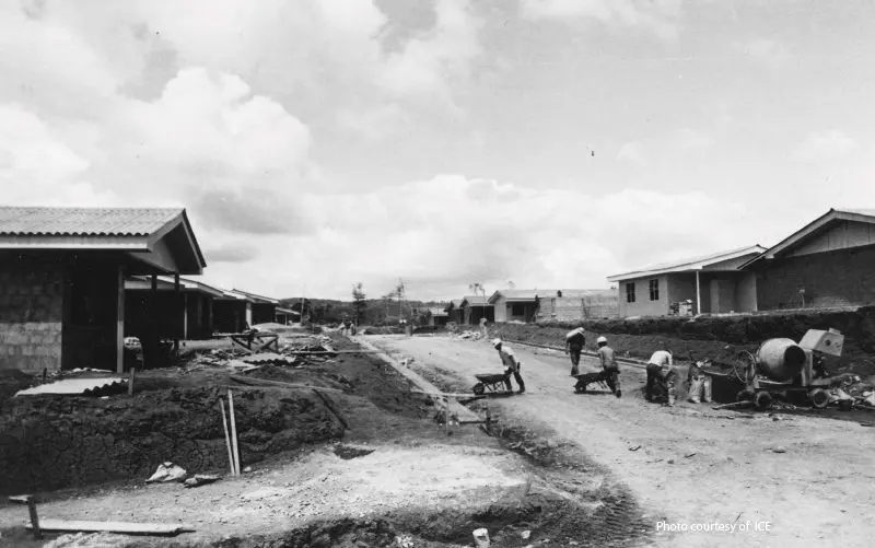Construction of Nuevo Arenal in 1976. Construction of Nuevo Arenal in 1976.