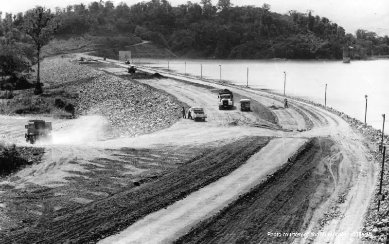 View toward the south of dam construction. View toward the south of dam construction.